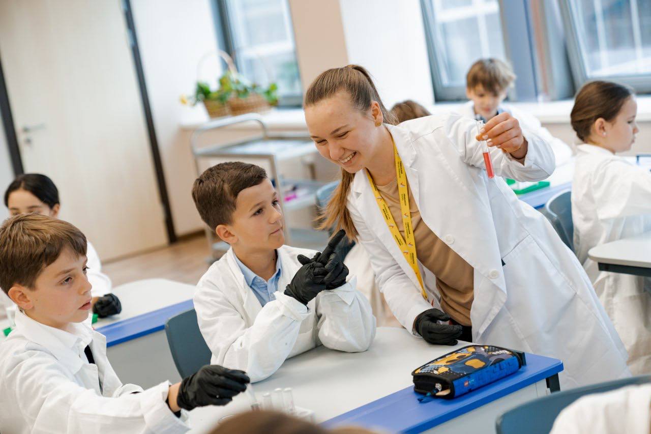 Фотография из жизни сообщества выпускников